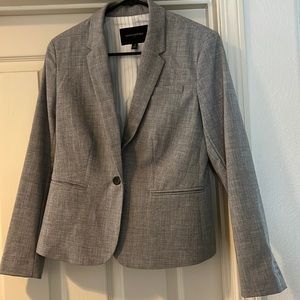 BR. Gray blazer. Size 4P.